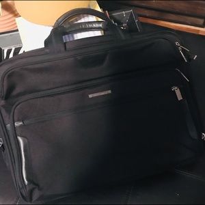 Briggs & Riley Black Brief Unisex Messenger Business Briefcase Bag